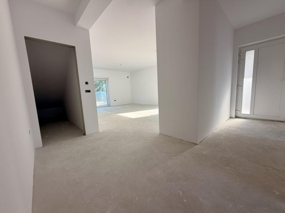 Duplex semicentral cu 4 camere - Dumbravita