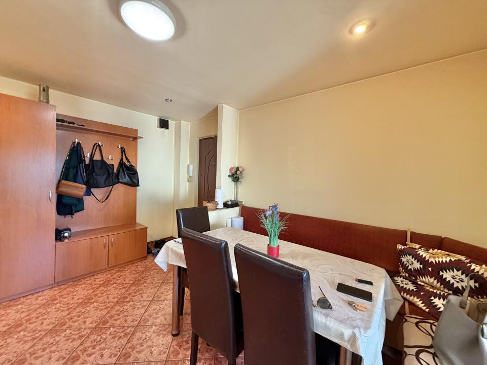 Apartament 2 camere, etaj 2, decomandat, 50mp, zona Aradului 