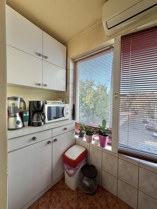 Apartament 2 camere, etaj 2, decomandat, 50mp, zona Aradului 