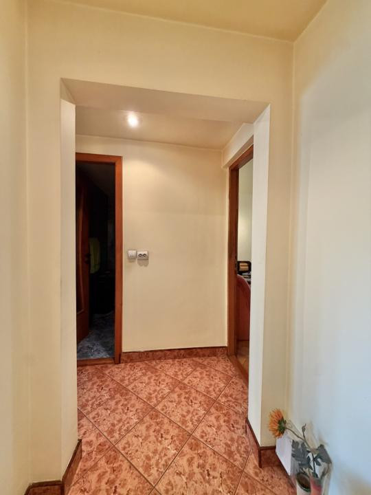 Apartament 2 camere, etaj 2, decomandat, 50mp, zona Aradului 