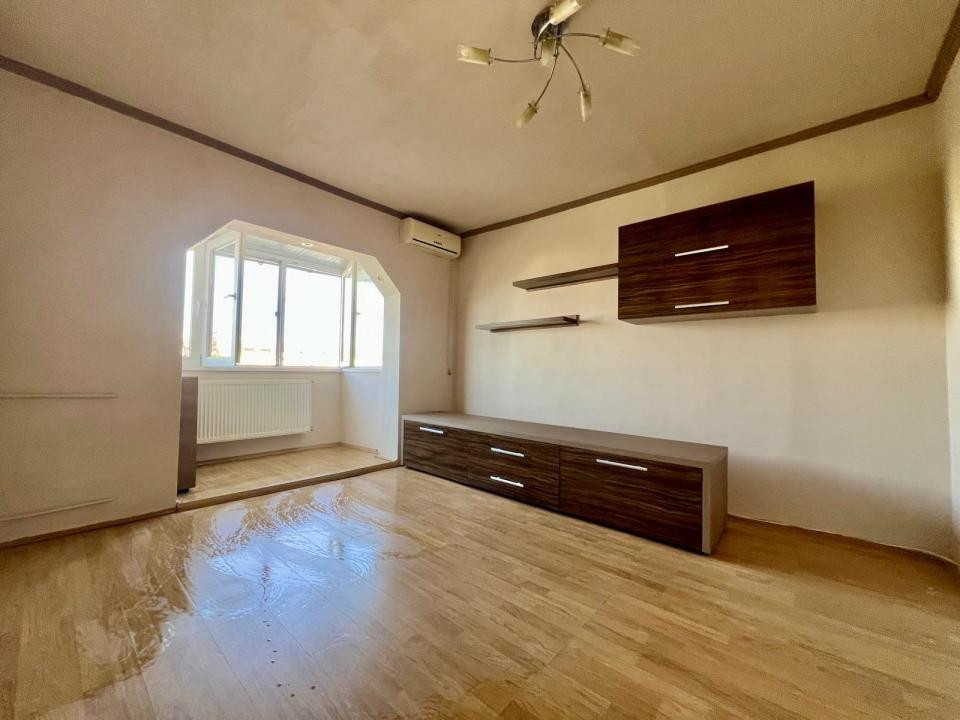  Apartament 2 camere, etaj 4, decomandat, 48 mp, zona Lipovei