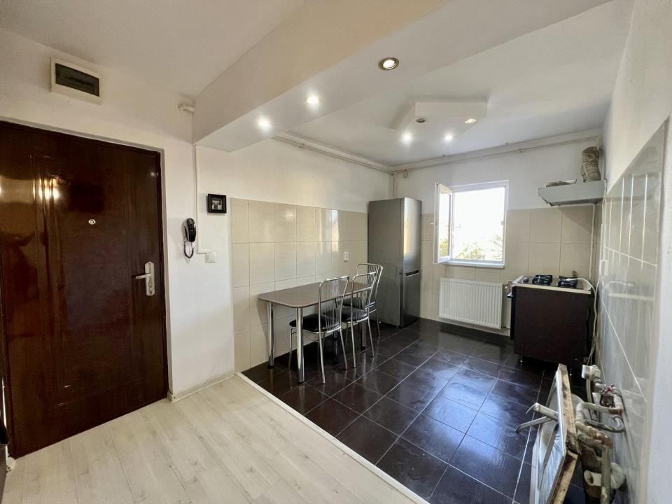  Apartament 2 camere, etaj 4, decomandat, 48 mp, zona Lipovei