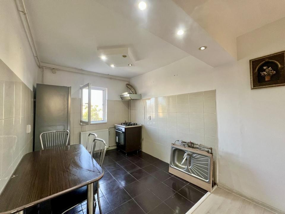  Apartament 2 camere, etaj 4, decomandat, 48 mp, zona Lipovei