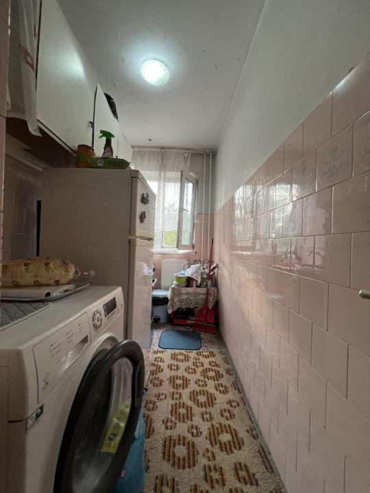 Apartament cu 3 camere, 47 mp utili, etaj 2 - zona Girocului