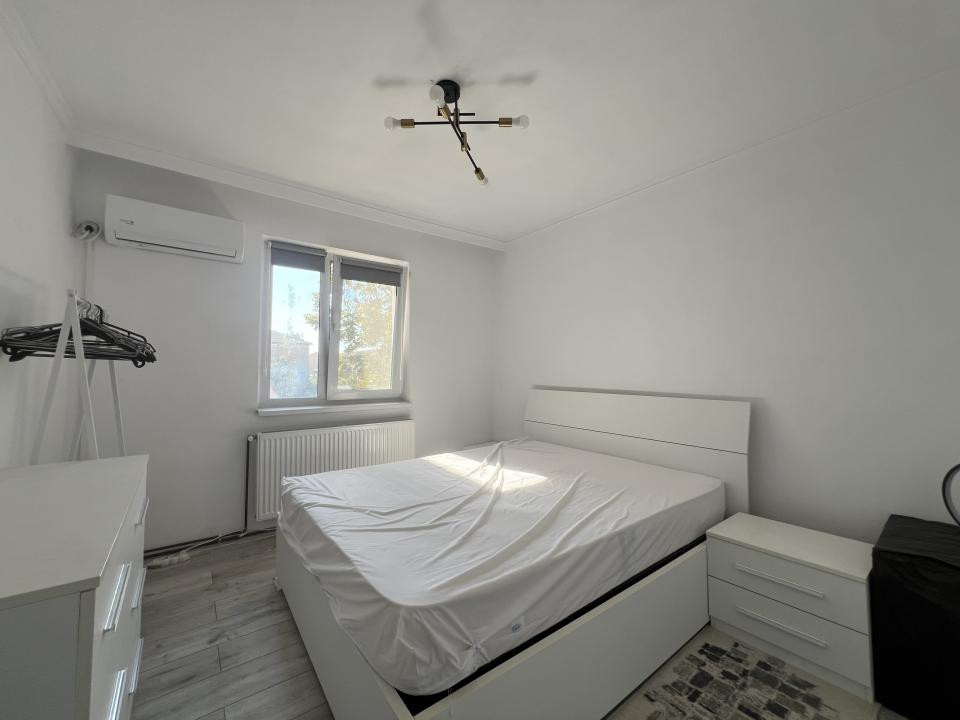 Apartament, 2 camere, 40 mp utili, etaj 3, centrala proprie -Girocului
