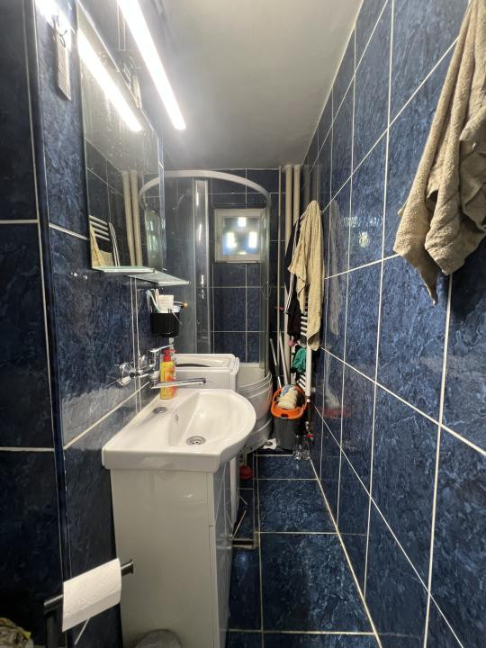 Apartament, 2 camere, 40 mp utili, etaj 3, centrala proprie -Girocului