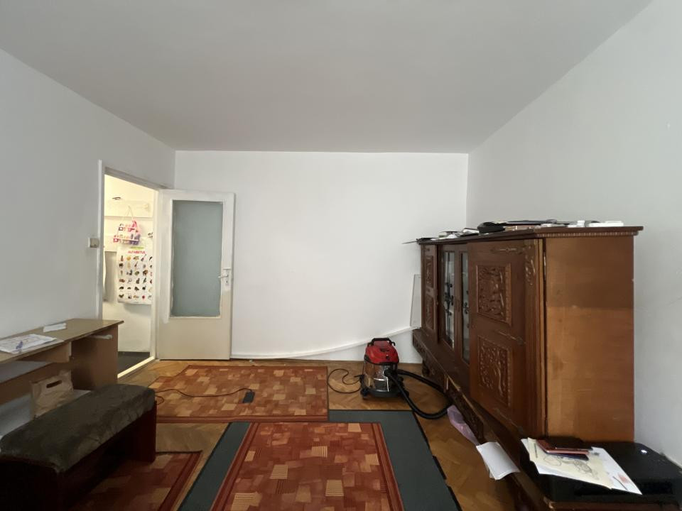 Apartament cu 3 camere, 47 mp utili, etaj 1 - zona Girocului
