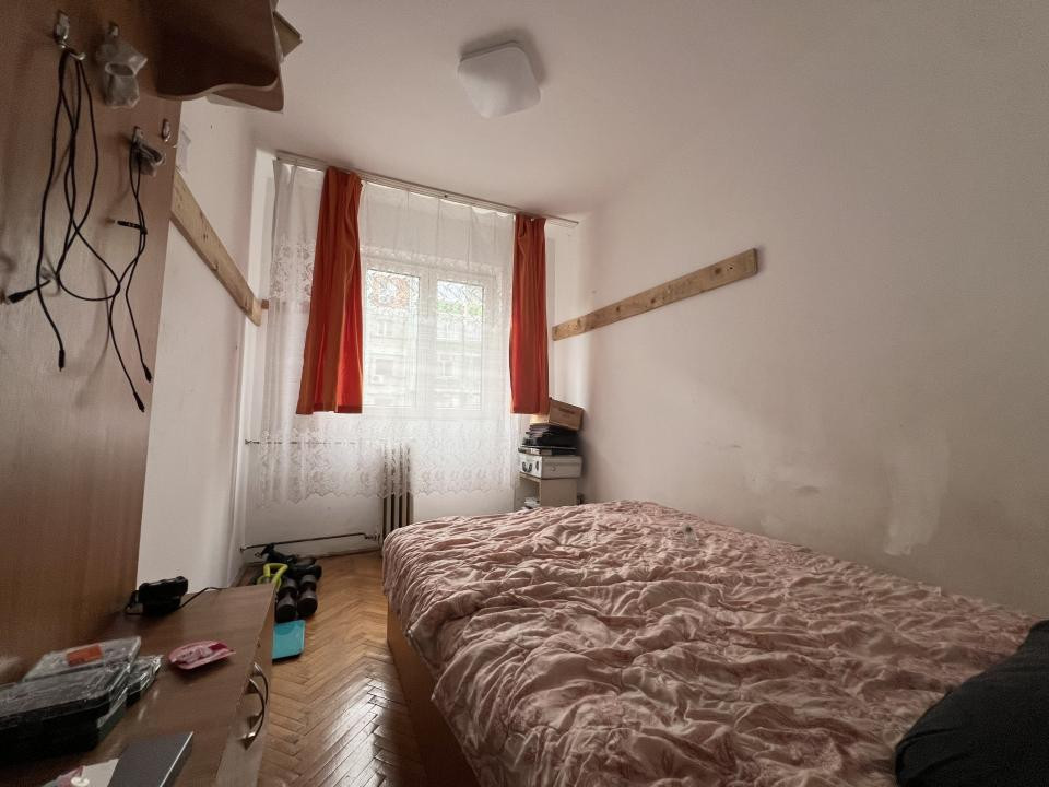 Apartament cu 3 camere, 47 mp utili, etaj 1 - zona Girocului