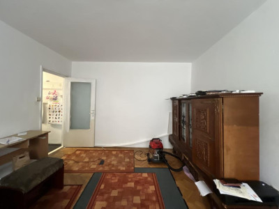 Apartament cu 3 camere, 47 mp utili, etaj 1 - zona Girocului
