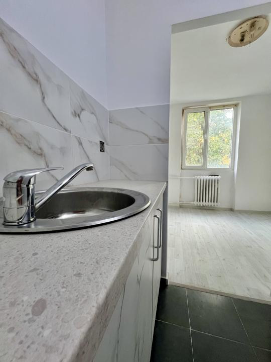  Garsoniera, 12 mp, etaj 2 - Zona Take Ionescu