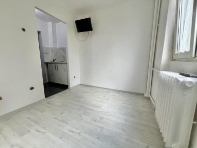  Garsoniera de 12 mp, etaj 2 - Zona Take Ionescu