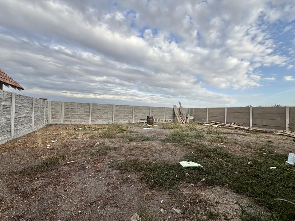 Casa individuala, 4 camere, 100mp utili, 533mp teren in Sanmihaiul Roman 