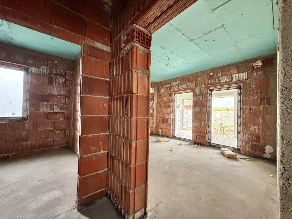 Casa individuala, 4 camere, 100mp utili, 533mp teren in Sanmihaiul Roman 