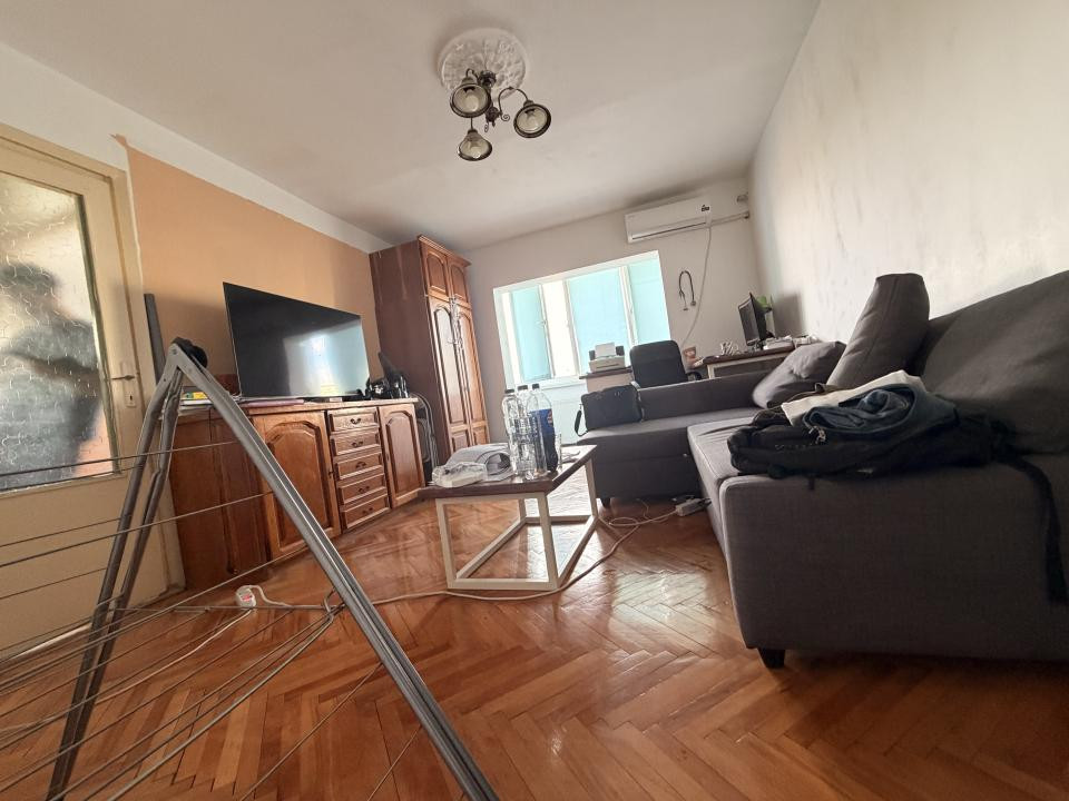 Apartament 2 camere, semidecomandat, 43 mp utili, etaj 4 -Soarelui 