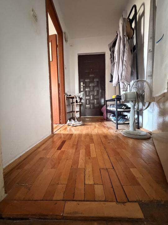 Apartament 2 camere, semidecomandat, 43 mp utili, etaj 4 -Soarelui 