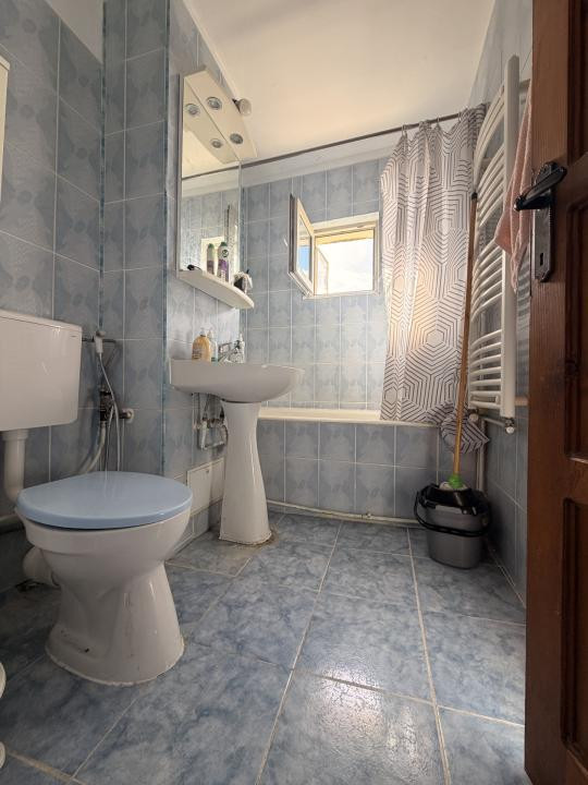 Apartament 2 camere, semidecomandat, 43 mp utili, etaj 4 -Soarelui 