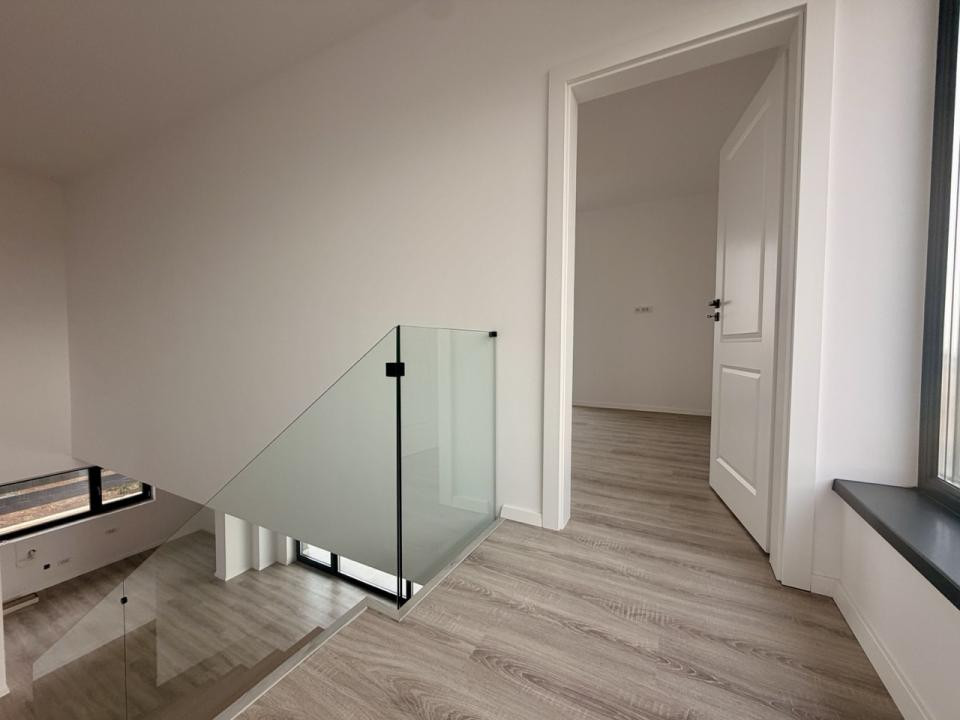 Casa individuala, design deosebit, 4 camere - Giarmata Mare