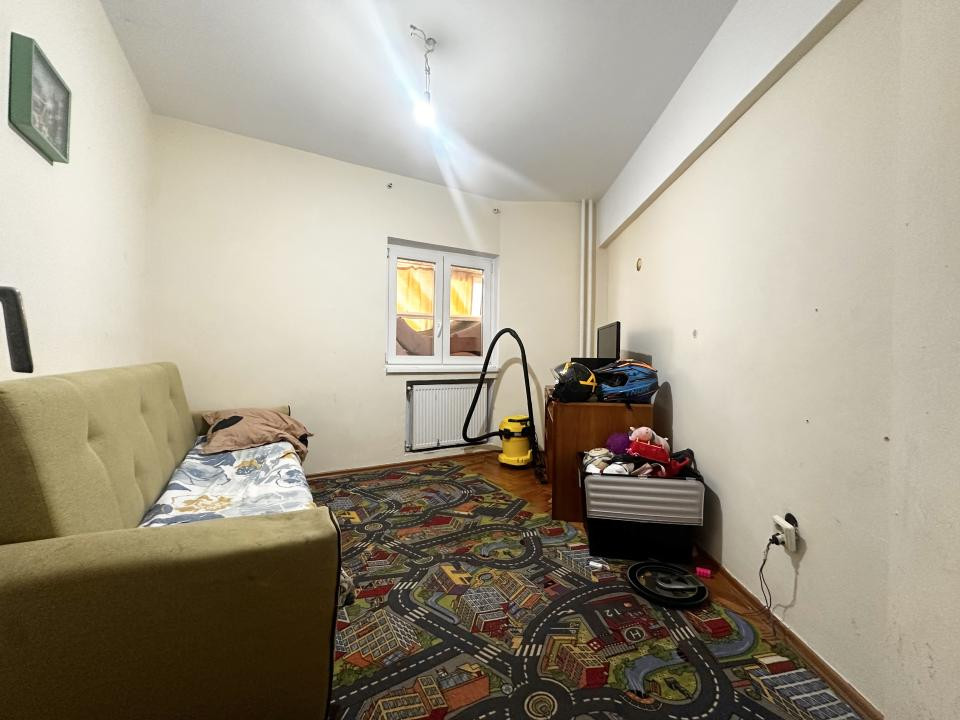 Apartament cu 4 camere, 95 mp utili - zona Calea Sagului
