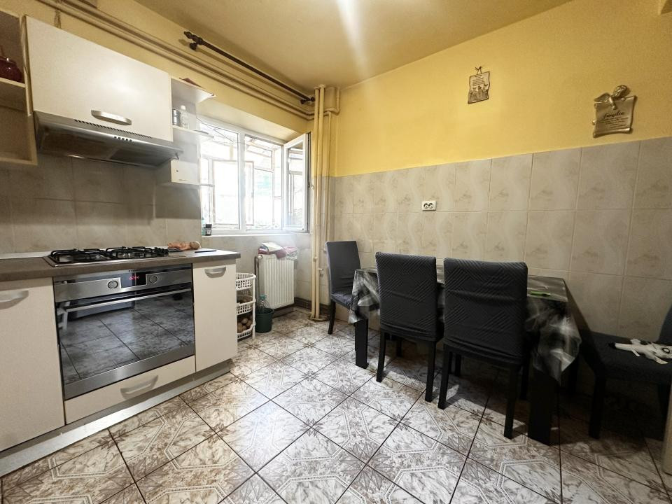 Apartament cu 4 camere, 95 mp utili - zona Calea Sagului