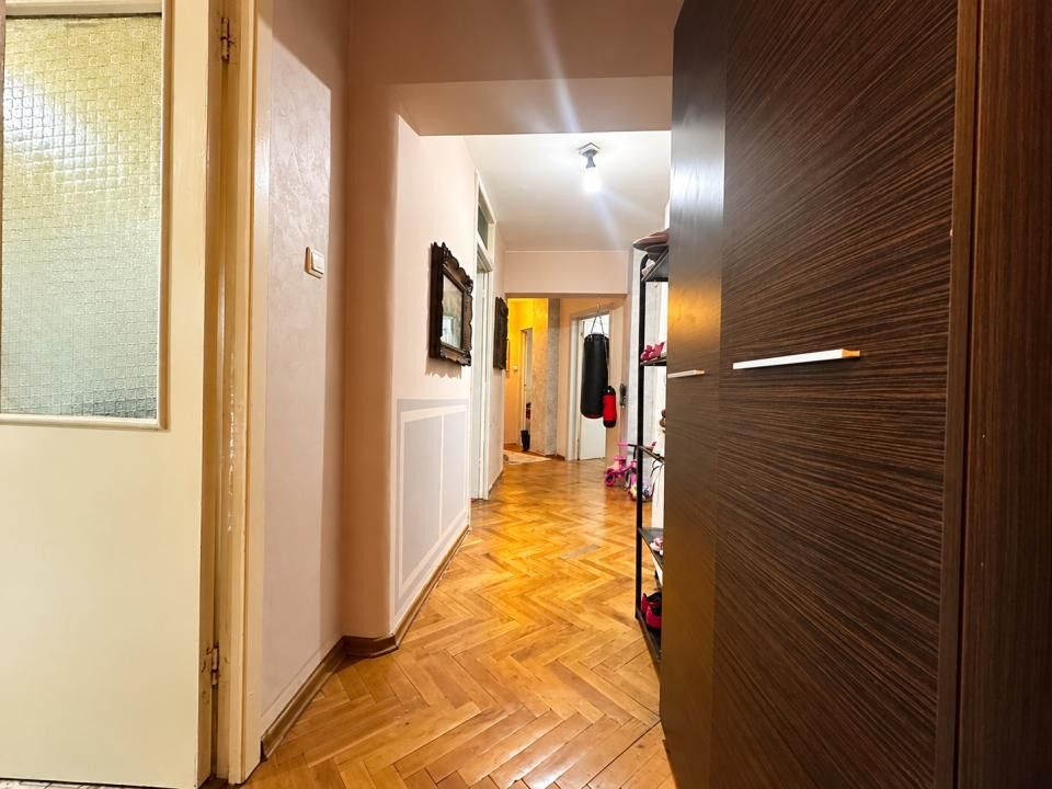 Apartament cu 4 camere, 95 mp utili - zona Calea Sagului