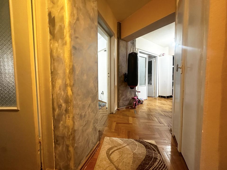 Apartament cu 4 camere, 95 mp utili - zona Calea Sagului