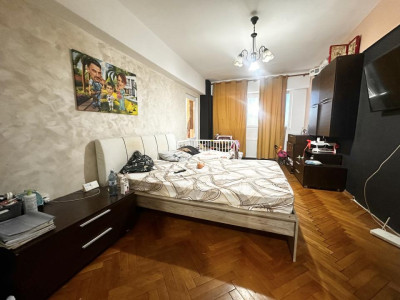 Apartament cu 4 camere, 95 mp utili - zona Calea Sagului
