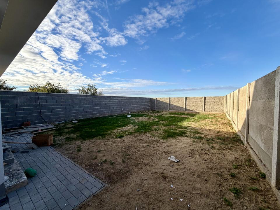 Duplex modern, 3 camere, 100 mp utili, 330 mp teren - Sanandrei