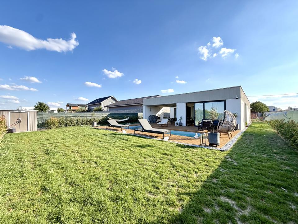 Casa individuala cu piscina, 100 utili, 400 mp teren - Dumbravita