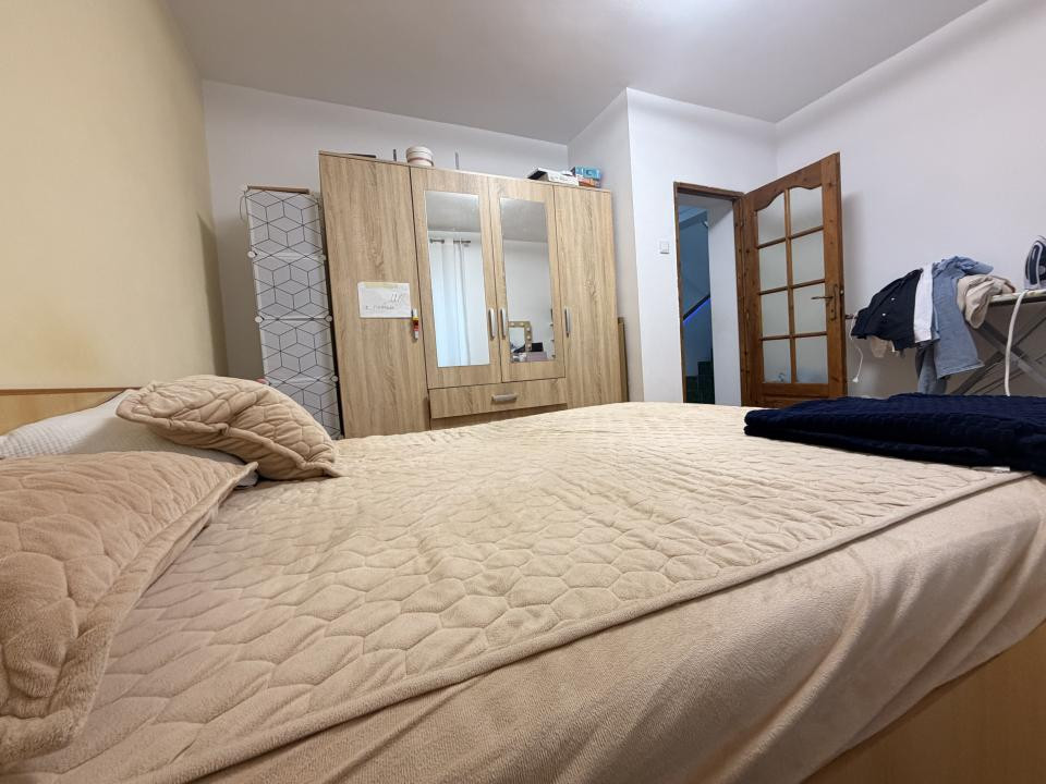Casa individuala 171 mp utili, 411 mp teren, panouri solare -Zona Dambovita 