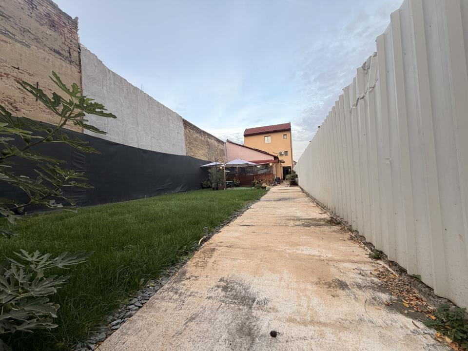 Casa individuala 171 mp utili, 411 mp teren, panouri solare -Zona Dambovita 