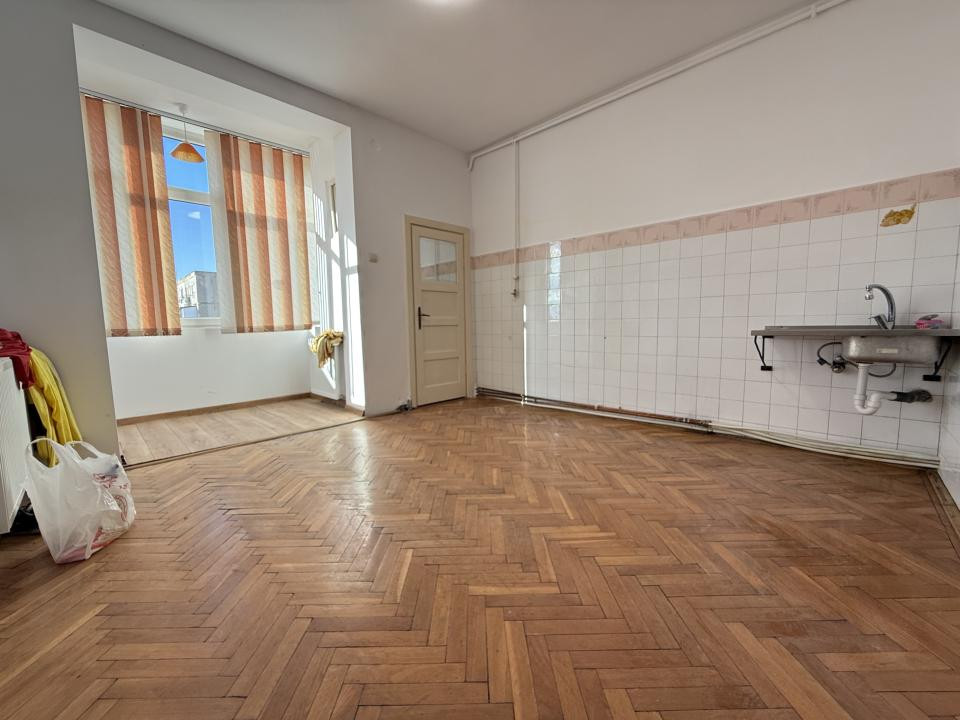 Apartament 4 camere, 94 mp utili + garaj si boxa - Elisabetin