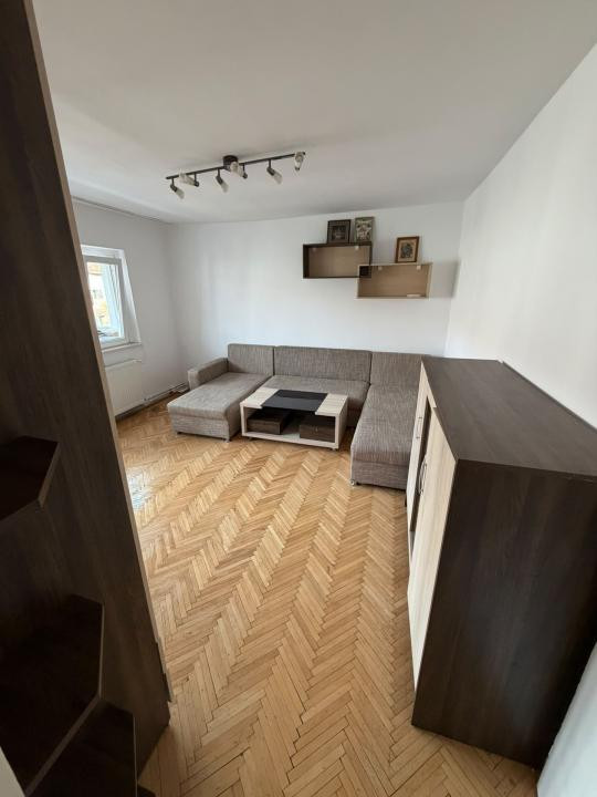 Apartament 3 camere, decomandat, 65 mp utili - Buziasului