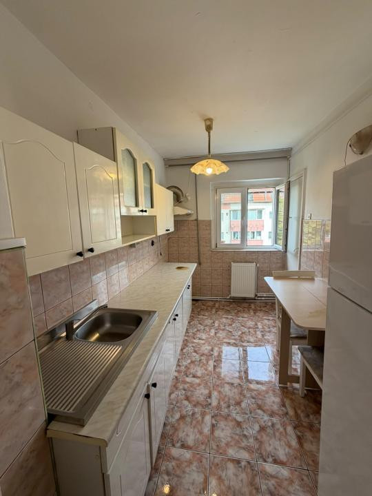 Apartament 3 camere, decomandat, 65 mp utili - Buziasului