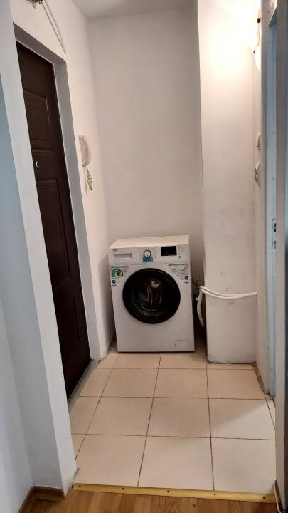 Apartament cu o camera + balcon - Buziasului