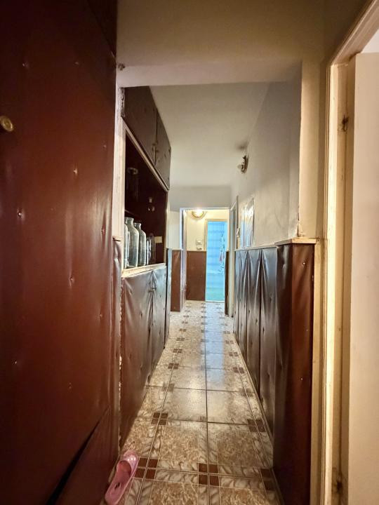 Apartament 4 camere, decomandat, etaj 1, zona Dambovita 