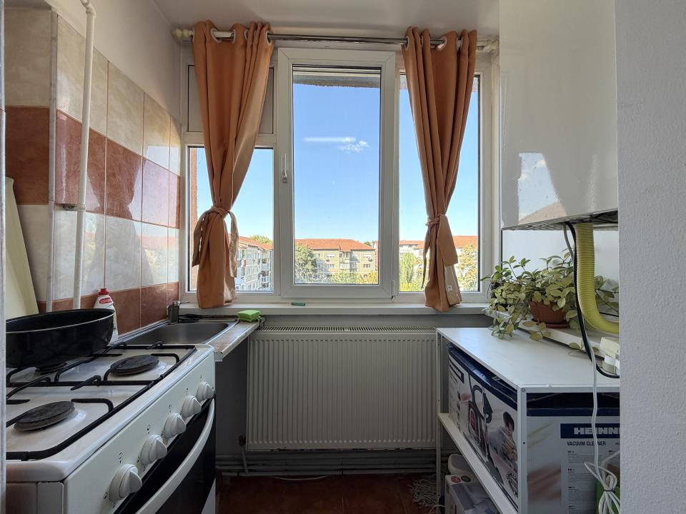 Apartament cu 2 camere,decomandat, 47 mp utili, acoperis tigla-Lipovei