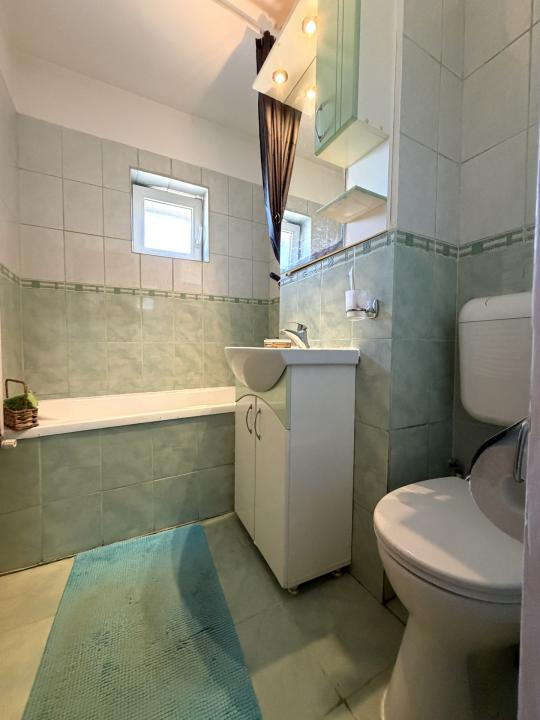 Apartament cu 2 camere,decomandat, 47 mp utili, acoperis tigla-Lipovei