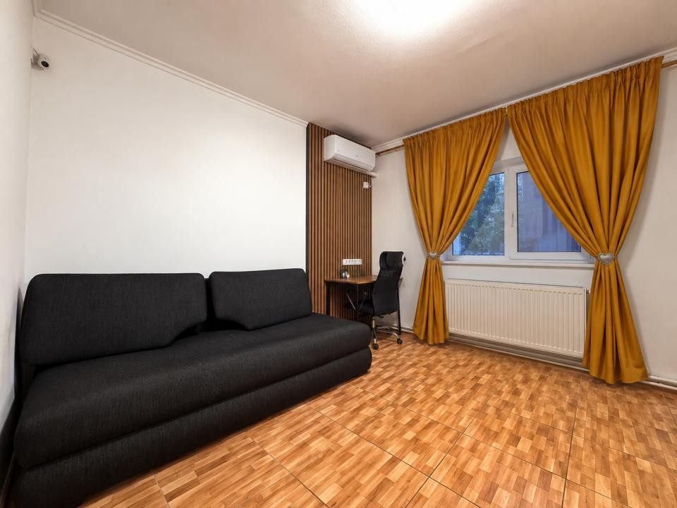 Apartament 1 camera, renovat si utilat complet, etaj 4 - Lunei