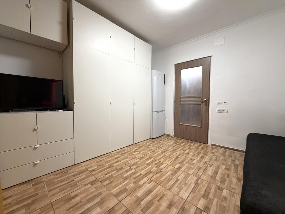 Apartament 1 camera, renovat si utilat complet, etaj 4 - Lunei