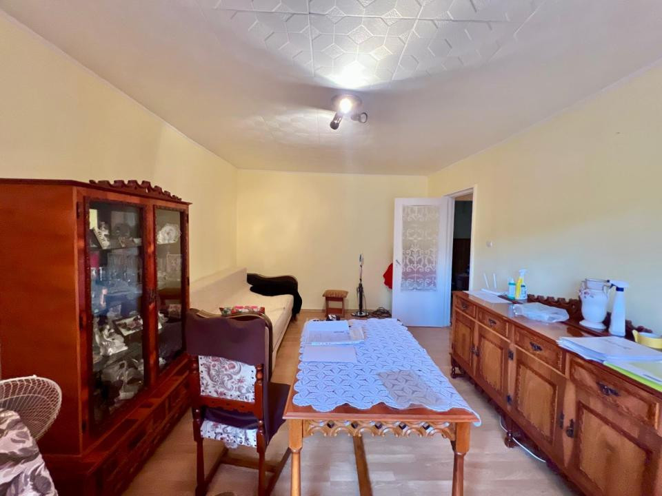  Apartament 4 camere, decomandat, 76mp utili, etaj 1 - Zona Soarelui