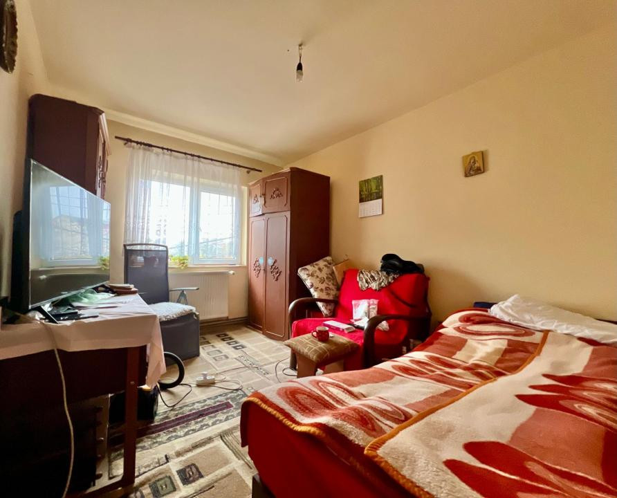  Apartament 4 camere, decomandat, 76mp utili, etaj 1 - Zona Soarelui