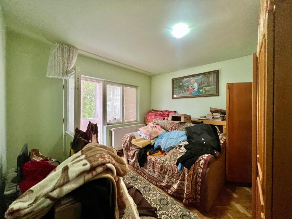  Apartament 4 camere, decomandat, 76mp utili, etaj 1 - Zona Soarelui