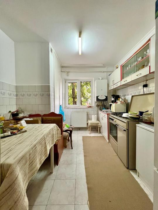  Apartament 4 camere, decomandat, 76mp utili, etaj 1 - Zona Soarelui