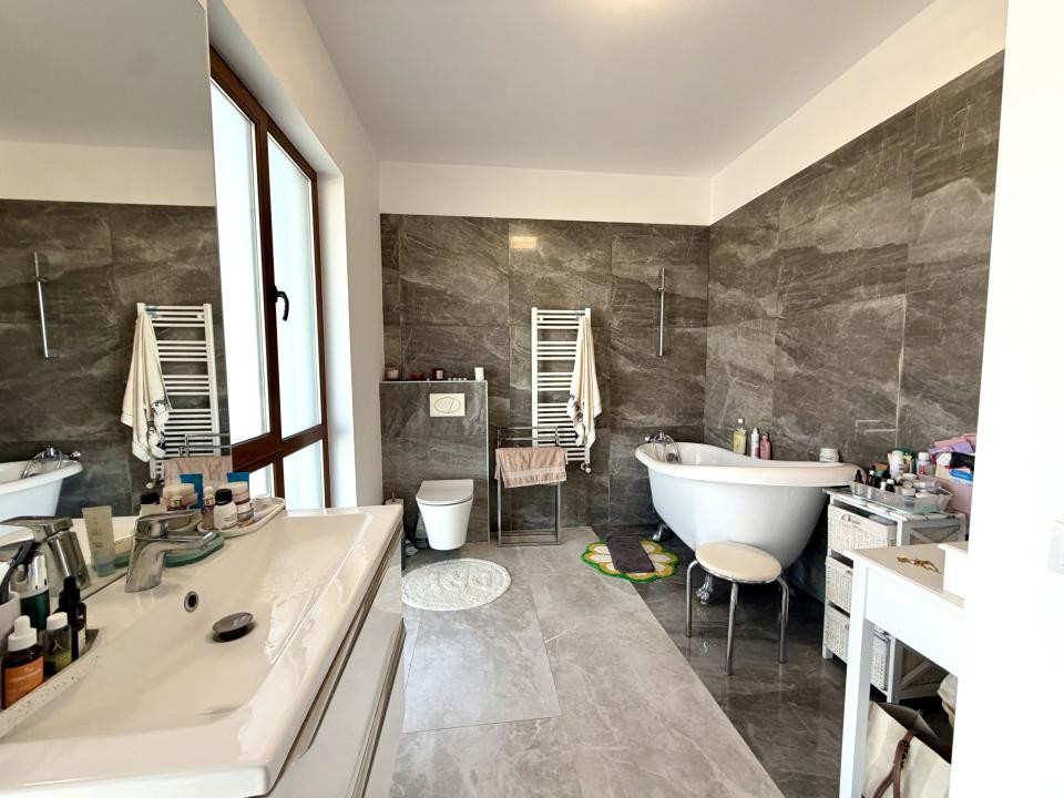 Triplex premium, 4 camere, 110 mp utili, 206 mp teren - Dumbravita 