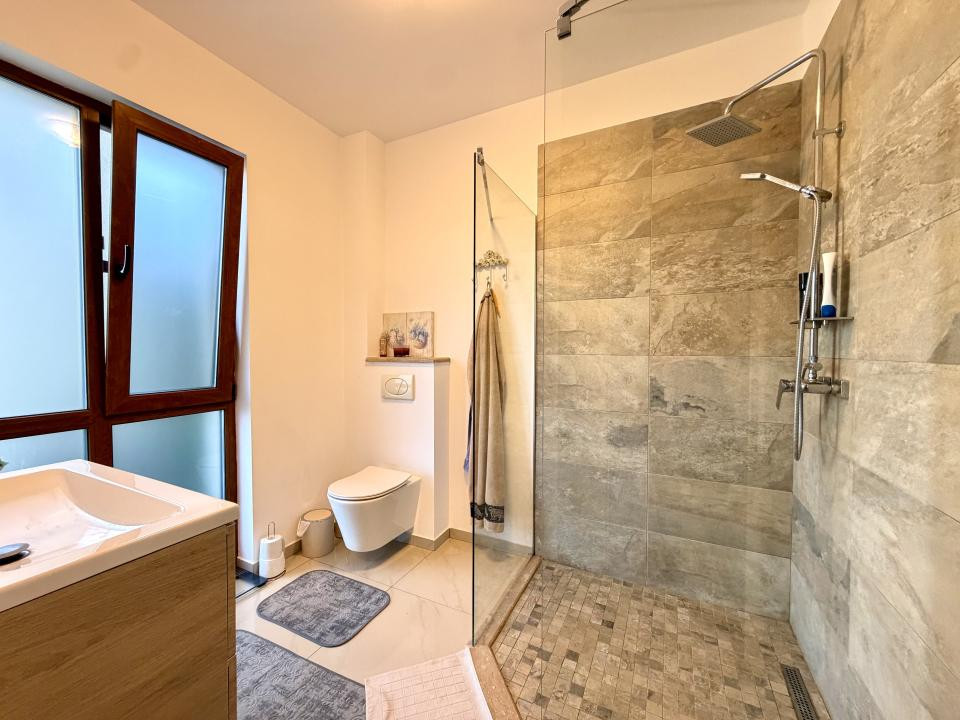 Triplex premium, 4 camere, 110 mp utili, 206 mp teren - Dumbravita 