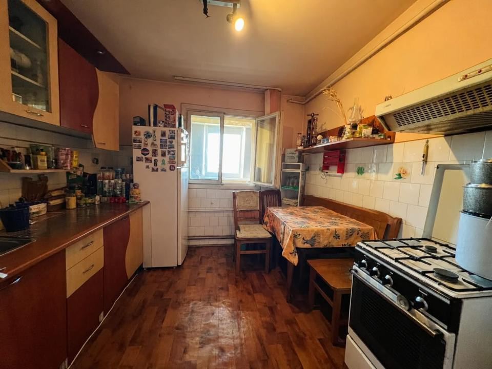 Apartament cu 3 camere decomandat- str Circumvalațiunii Timisoara 