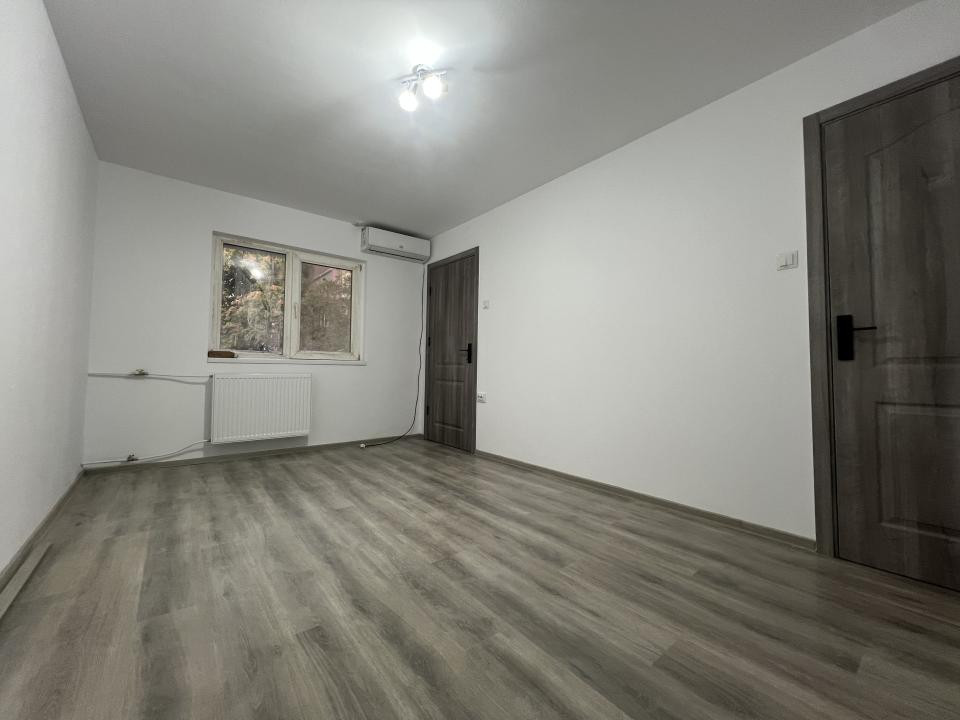  Garsoniera 22 mp, parter, renovata, bucatarie separata - Buziasului