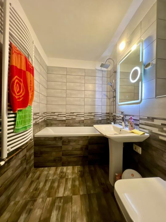  Apartament modern 3 camere, etaj 2/4, 73 mp utili - Zona Lunei