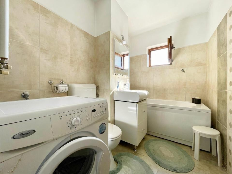 Apartament 90mp + 8mp balcoane, 3 camere - zona Girocului