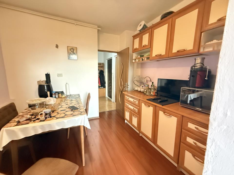 Apartament cu 3 camere, decomandat, 65 mp utili - Girocului